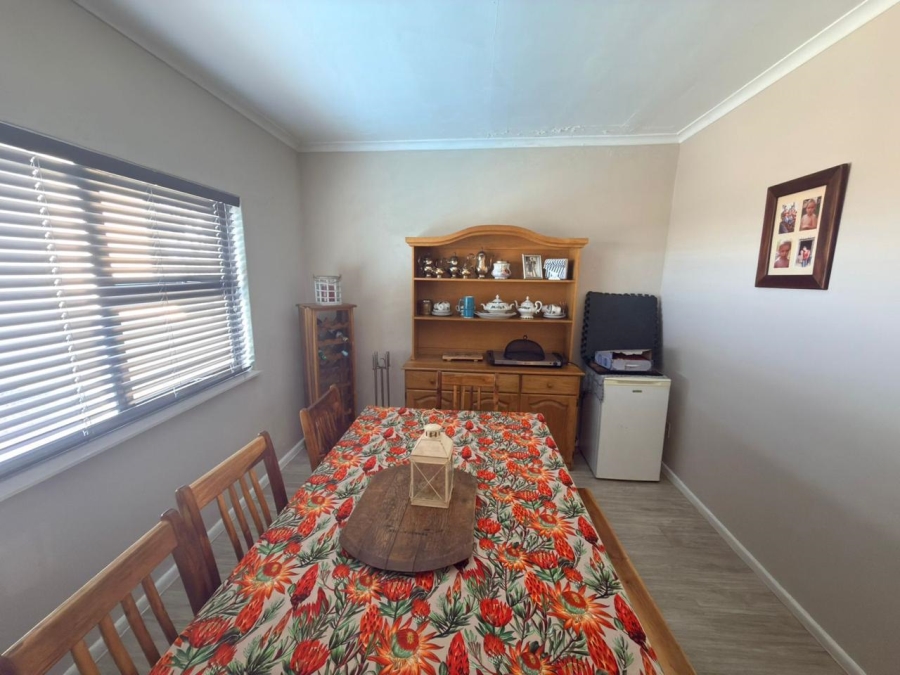To Let 4 Bedroom Property for Rent in Langerug Western Cape